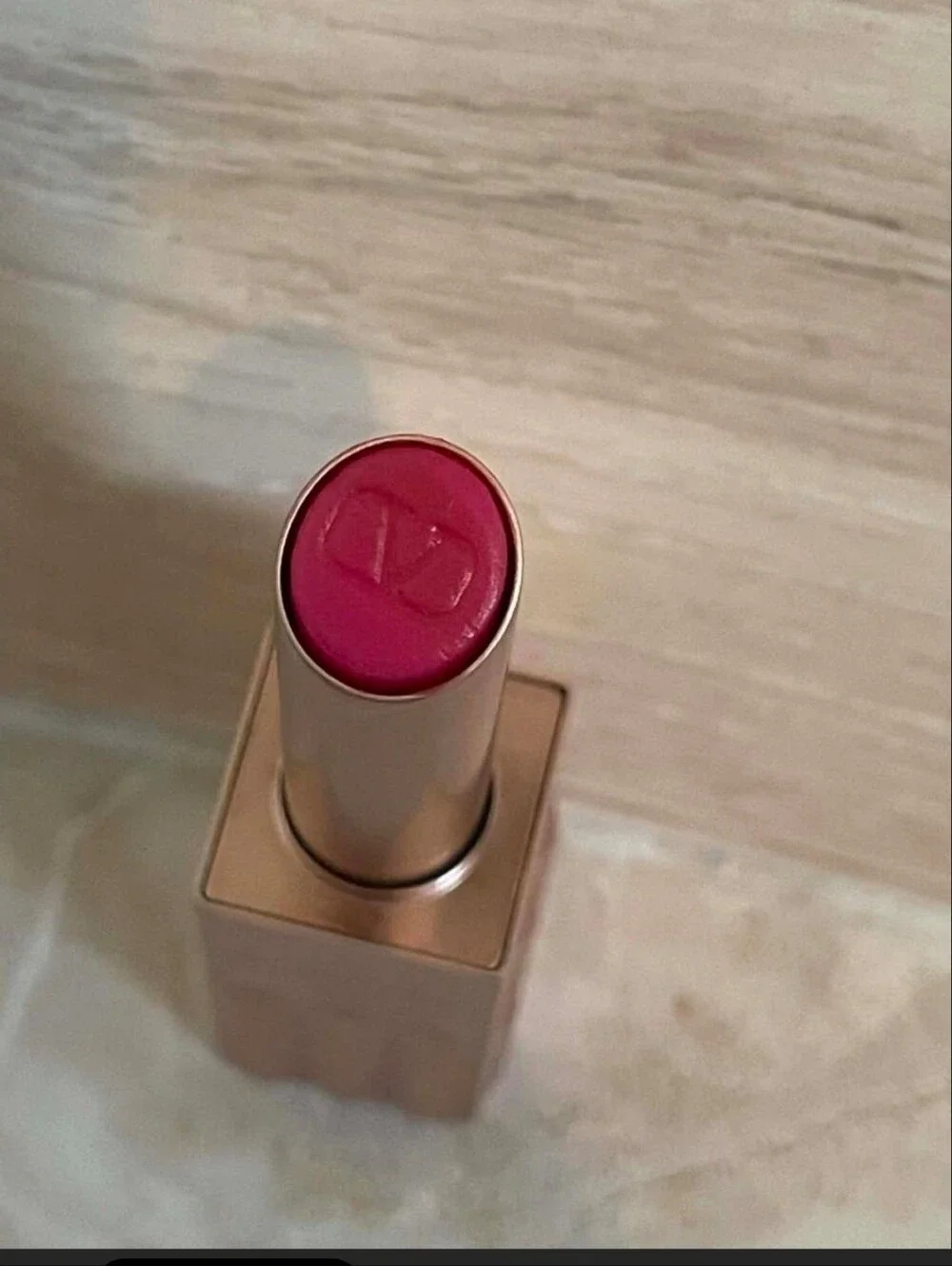 Valentino 302 R Pink High-Shine Disco Lip balm $42 Retail